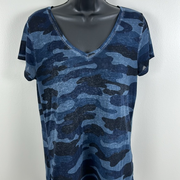 ✨3/$25✨ Lucky Brand Blue Camo Semi-Sheer T-Shirt - M - Picture 2 of 8